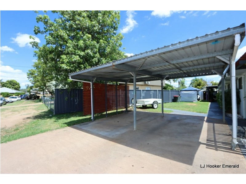 71 Dundas St, Emerald QLD 4720