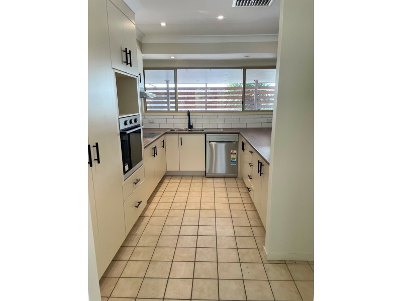 36 Bridgeman Street,, Emerald QLD 4720