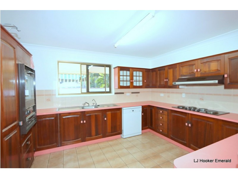 4 Green Grove, Emerald QLD 4720