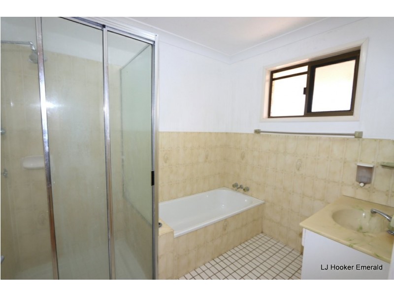 4 Green Grove, Emerald QLD 4720