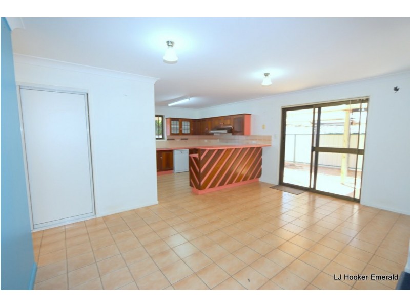 4 Green Grove, Emerald QLD 4720