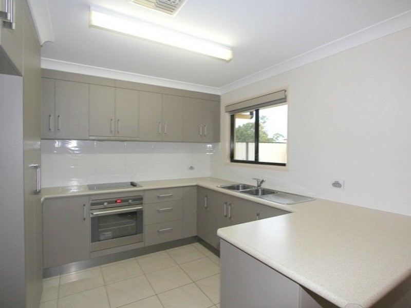 1/19 Louisa Court, Emerald QLD 4720