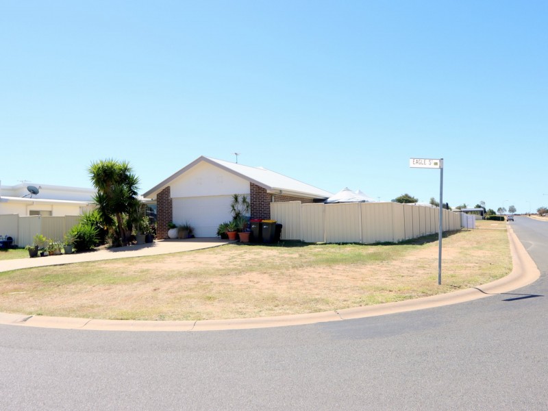 14 Lakeside Drive, Emerald QLD 4720