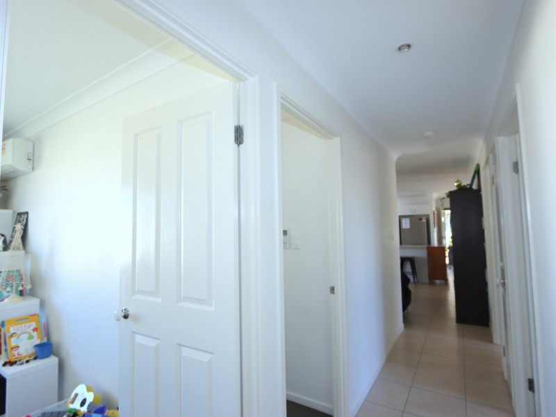 14 Lakeside Drive, Emerald QLD 4720