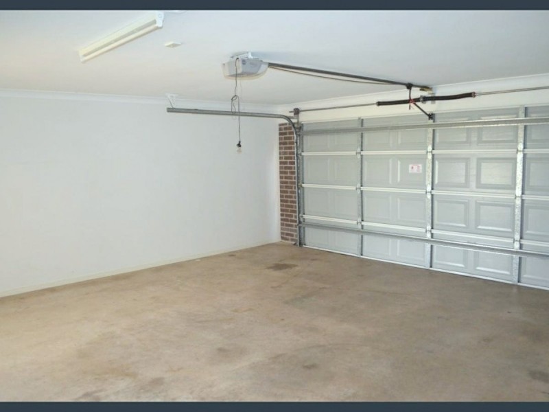 14 Lakeside Drive, Emerald QLD 4720