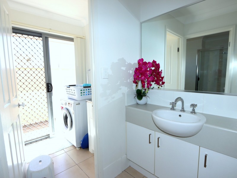 14 Lakeside Drive, Emerald QLD 4720