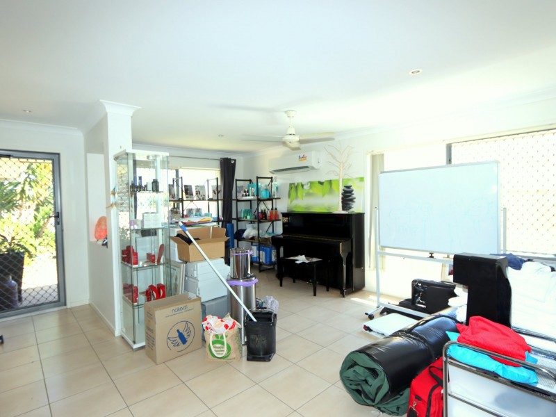 14 Lakeside Drive, Emerald QLD 4720