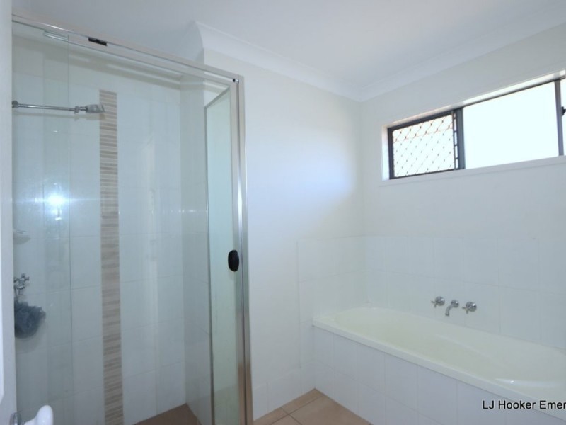 14 Lakeside Drive, Emerald QLD 4720