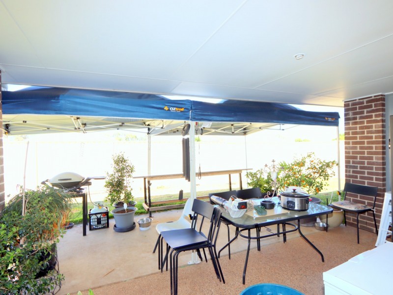 14 Lakeside Drive, Emerald QLD 4720