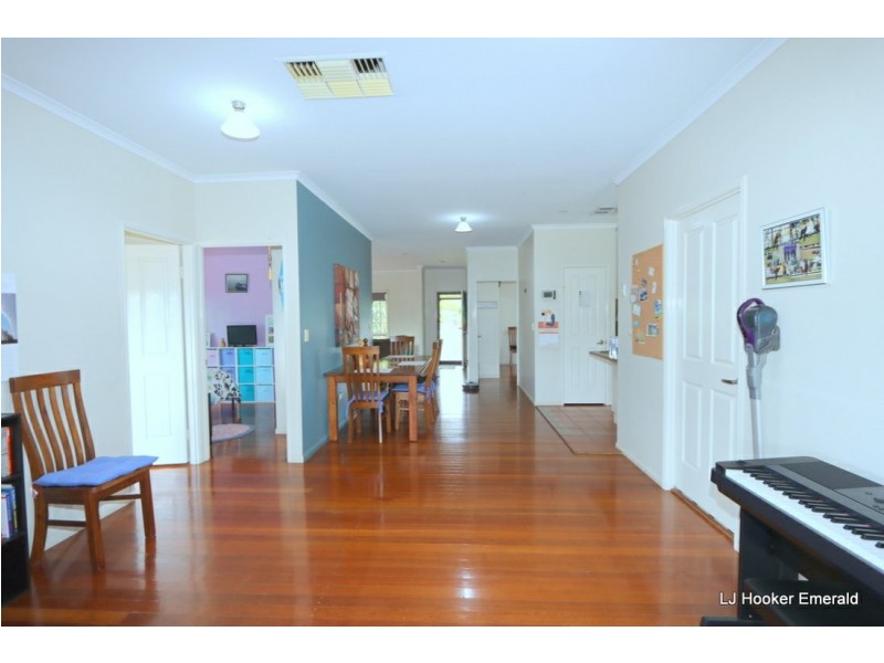 4 Stolz Place, Emerald QLD 4720