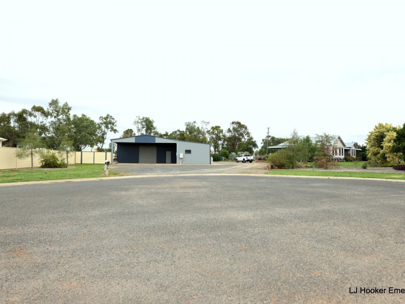 3 Margaret Place, Emerald QLD 4720