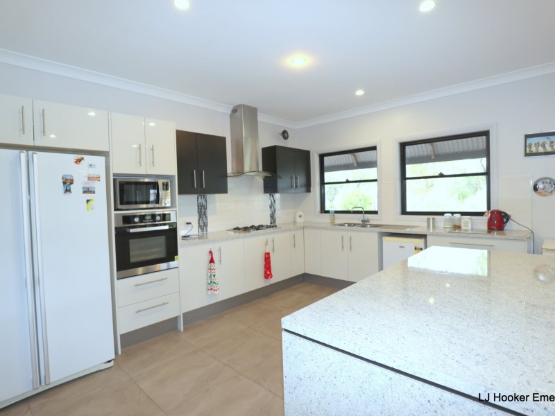 3 Margaret Place, Emerald QLD 4720