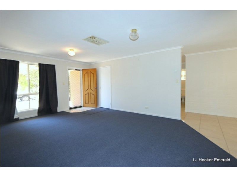 8 Fern Court, Emerald QLD 4720