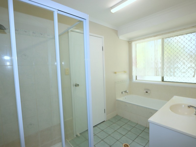 8 Fern Court, Emerald QLD 4720