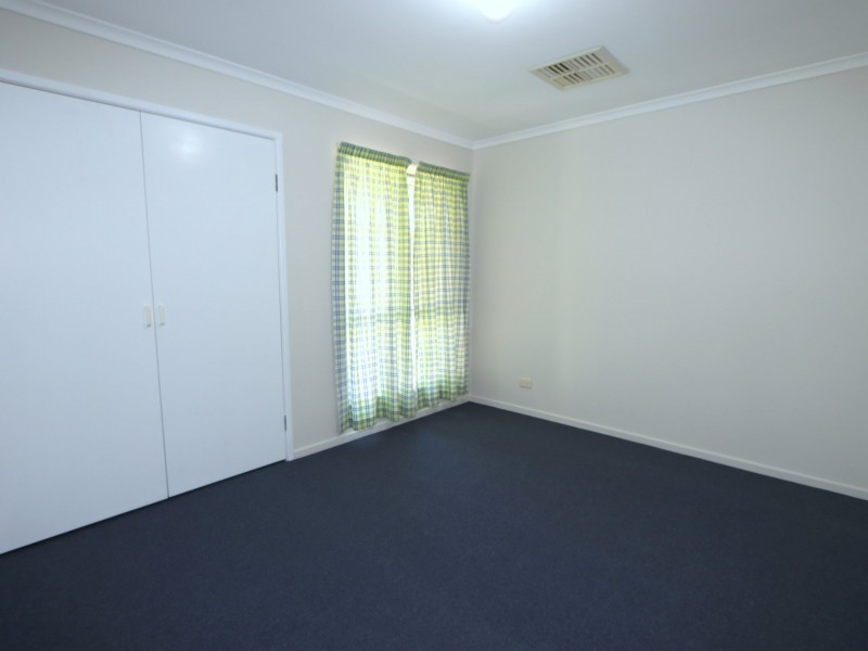 8 Fern Court, Emerald QLD 4720