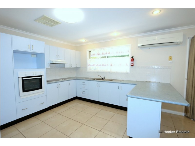 8 Fern Court, Emerald QLD 4720