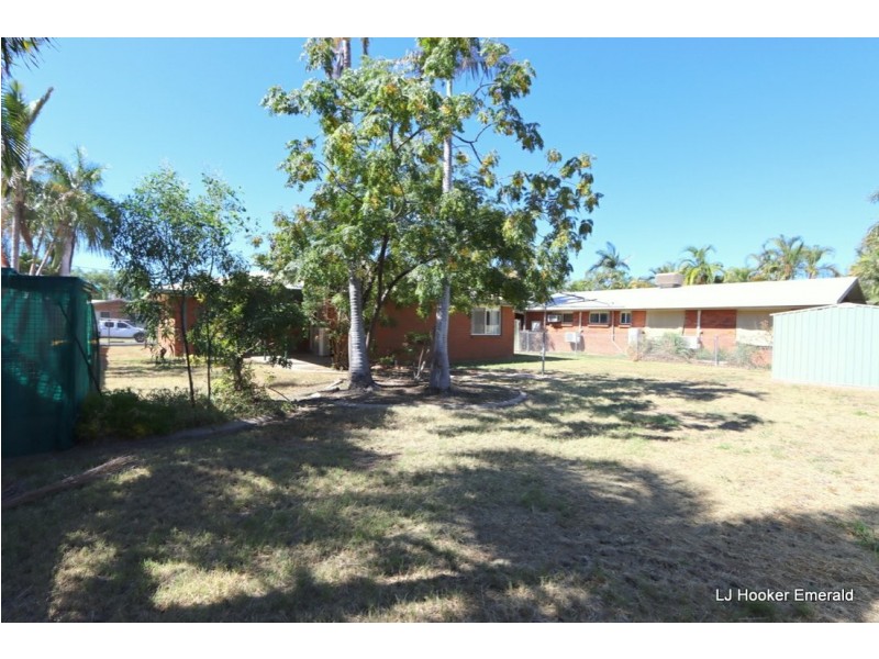 8 Fern Court, Emerald QLD 4720