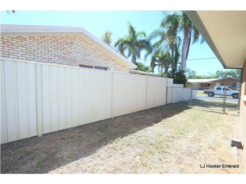 8 Fern Court, Emerald QLD 4720