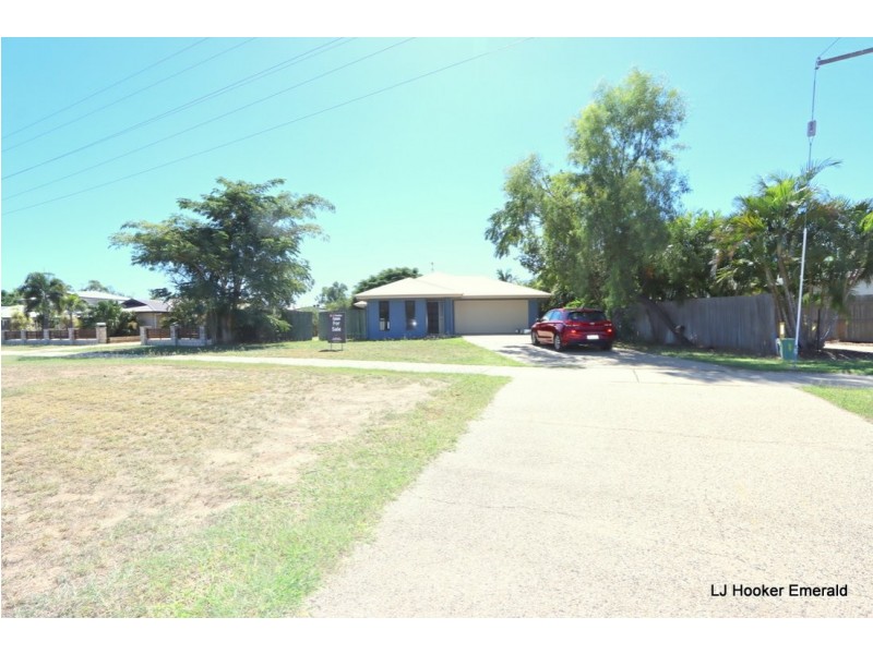 64 Long Street, Emerald QLD 4720