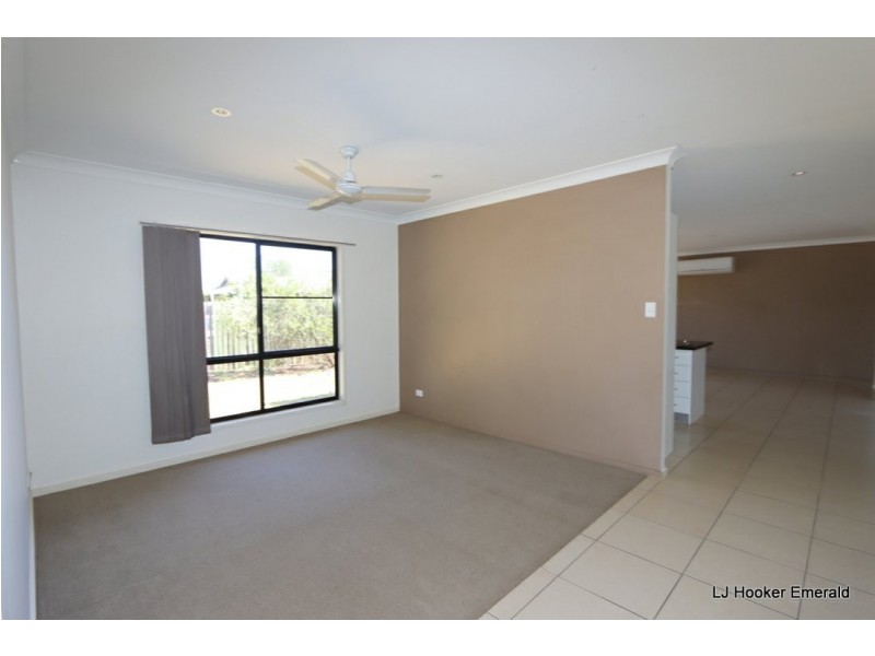 64 Long Street, Emerald QLD 4720