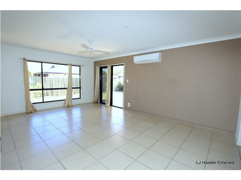 64 Long Street, Emerald QLD 4720