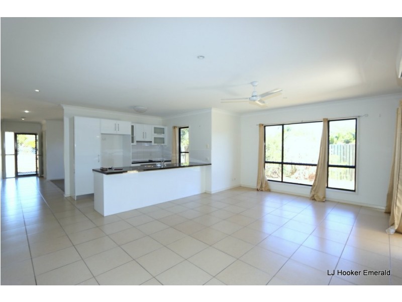 64 Long Street, Emerald QLD 4720