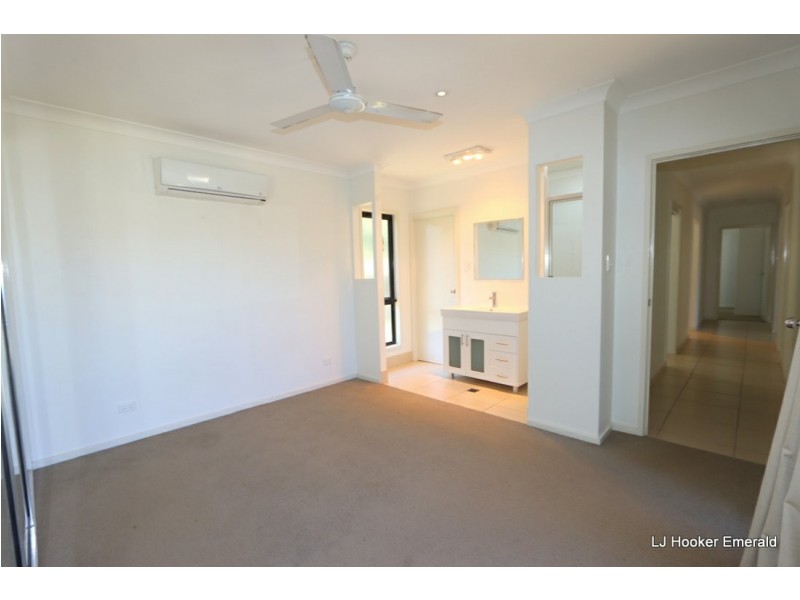 64 Long Street, Emerald QLD 4720