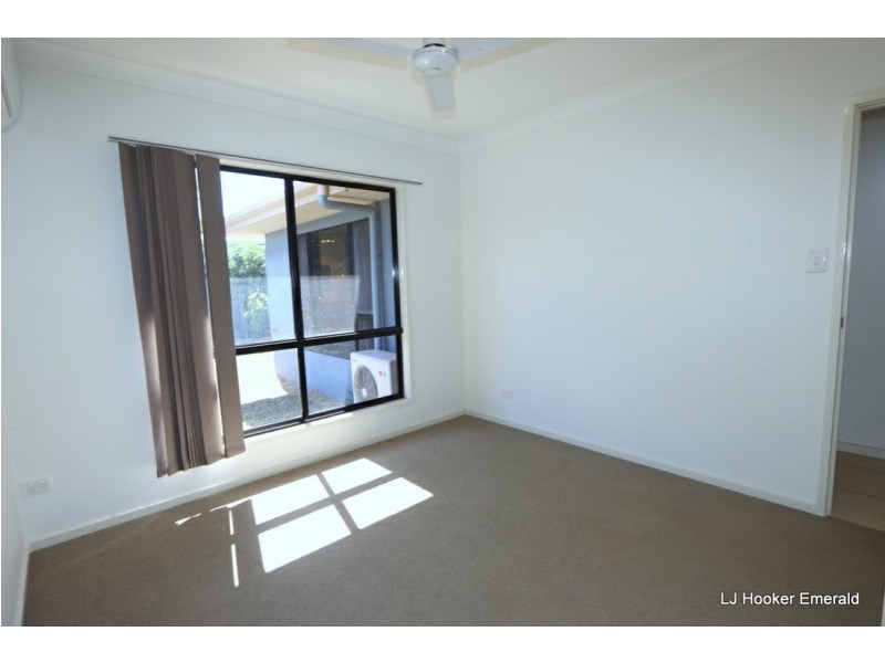 64 Long Street, Emerald QLD 4720
