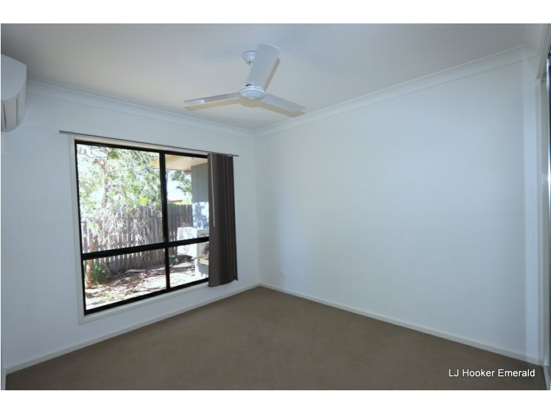 64 Long Street, Emerald QLD 4720