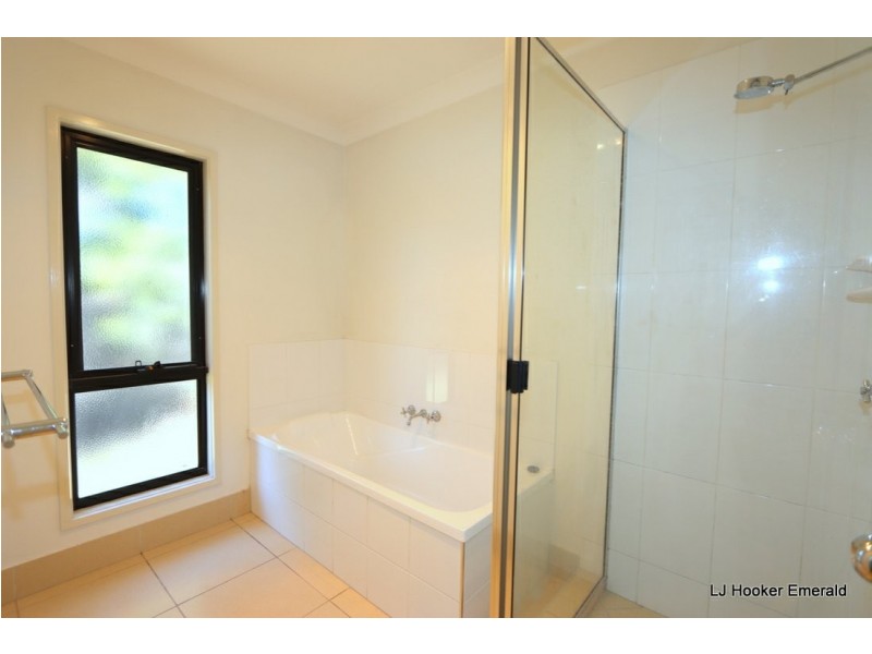 64 Long Street, Emerald QLD 4720