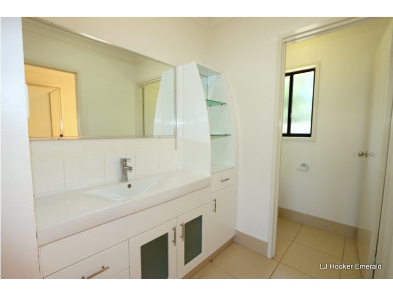 64 Long Street, Emerald QLD 4720