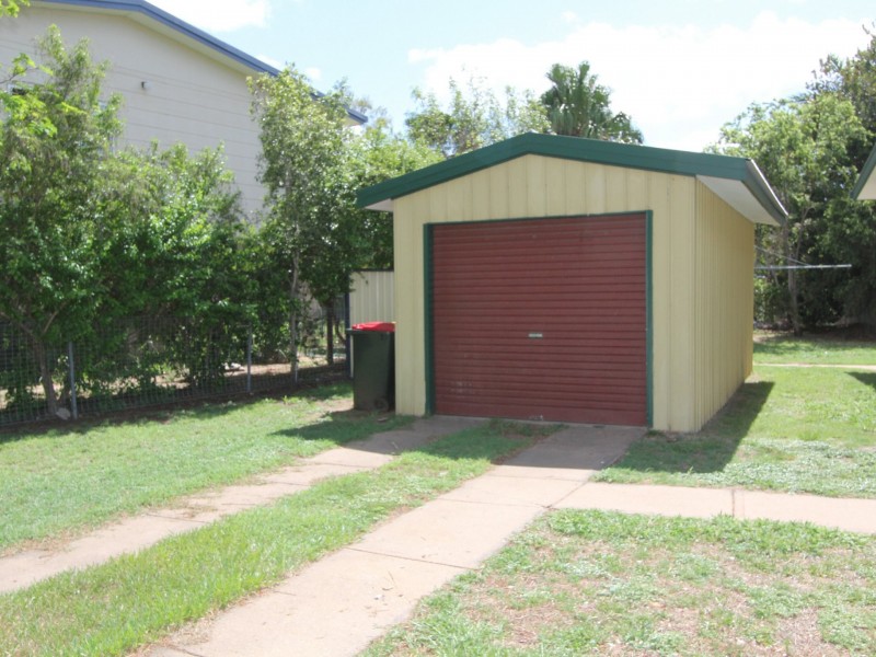 5 Mellish Crescent, Emerald QLD 4720