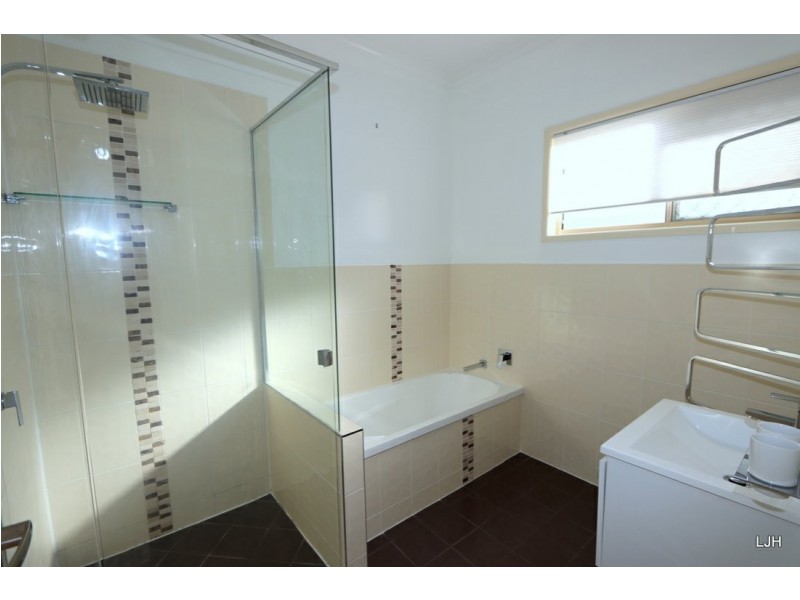 25 Cardinal Drive, Emerald QLD 4720