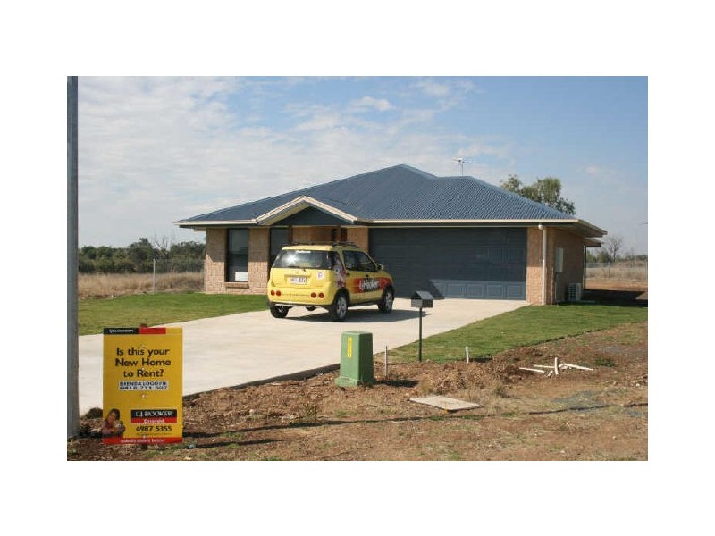 8 Mt MacArthur Blvd, Capella QLD 4723