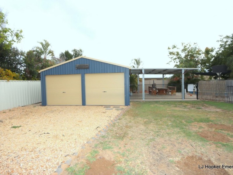 11 Rogers Street, Emerald QLD 4720