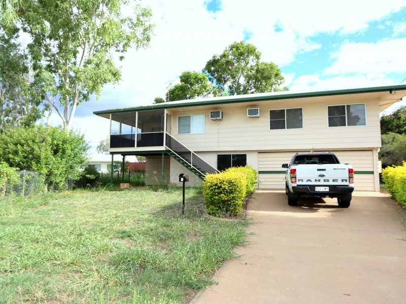 2 Eric Court, Emerald QLD 4720