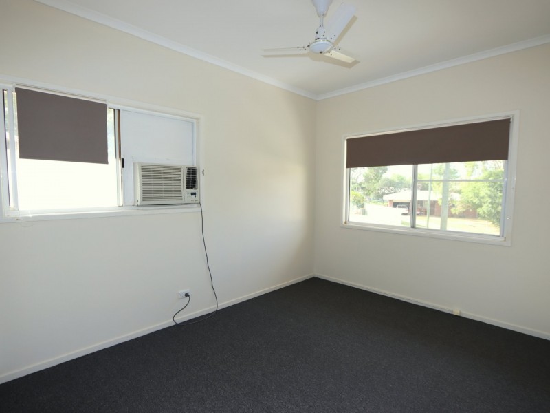 2 Eric Court, Emerald QLD 4720
