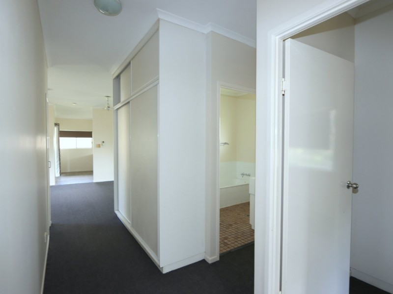 2 Eric Court, Emerald QLD 4720