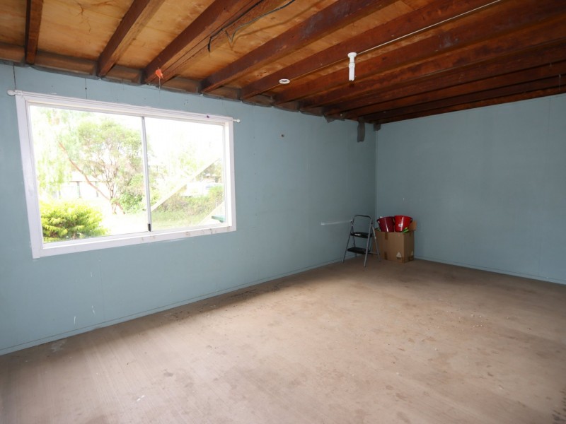 2 Eric Court, Emerald QLD 4720