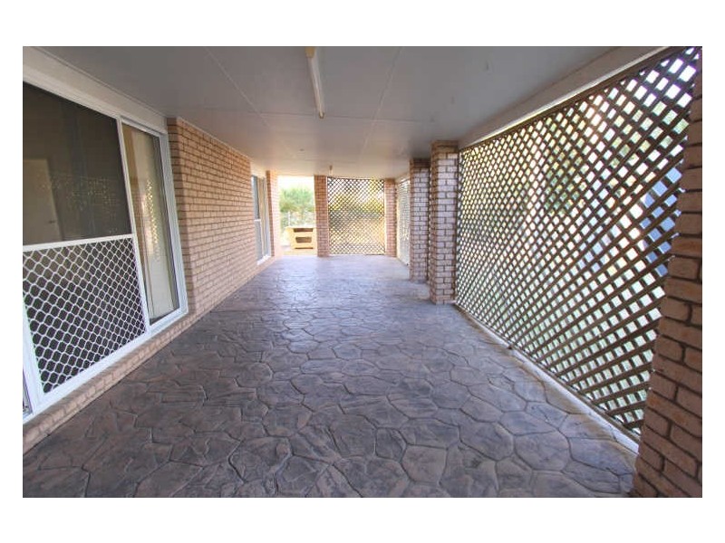 44 Barry Street, Emerald QLD 4720