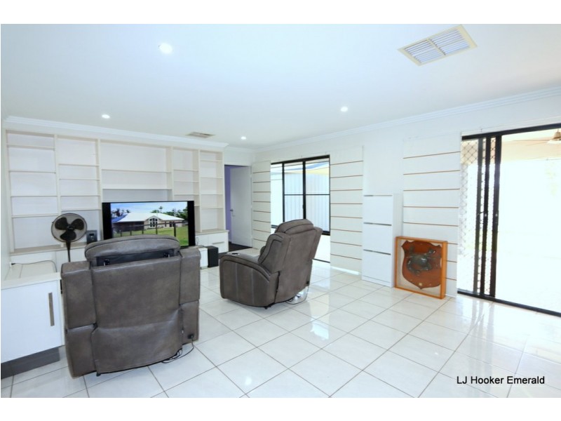 13 Charlton Street, Emerald QLD 4720