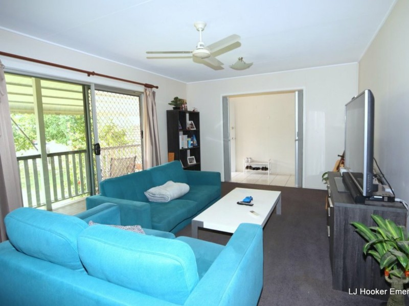 8 Dearden Place, Emerald QLD 4720