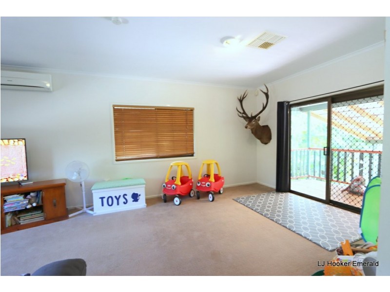 8 Ward Place, Emerald QLD 4720