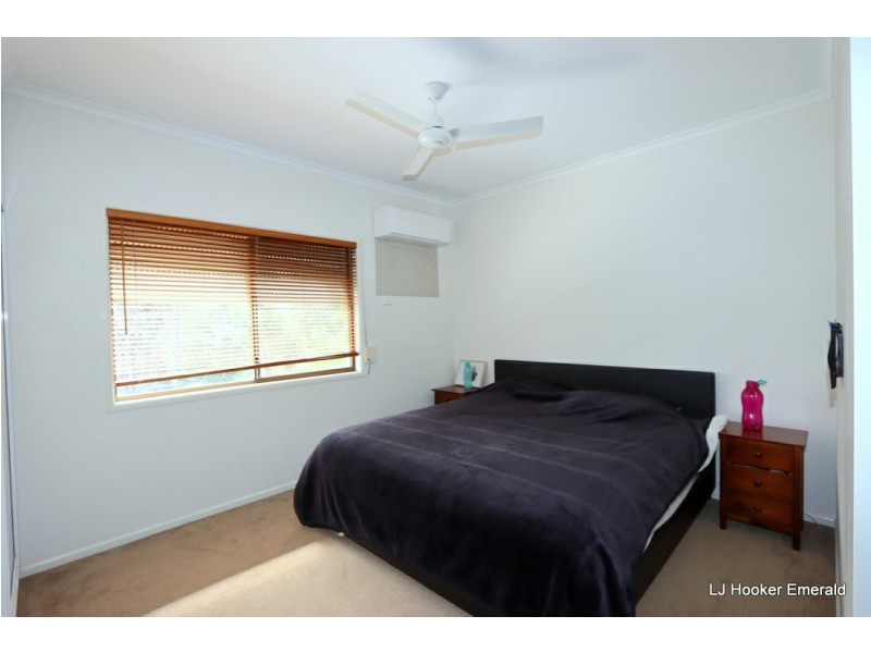 8 Ward Place, Emerald QLD 4720