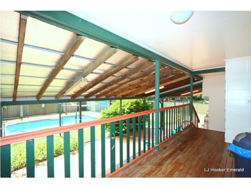 8 Ward Place, Emerald QLD 4720