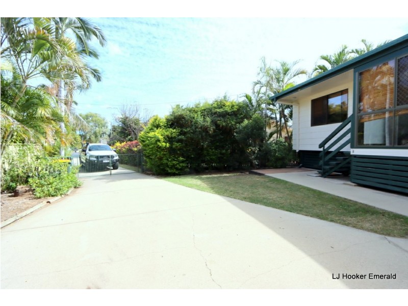 8 Ward Place, Emerald QLD 4720