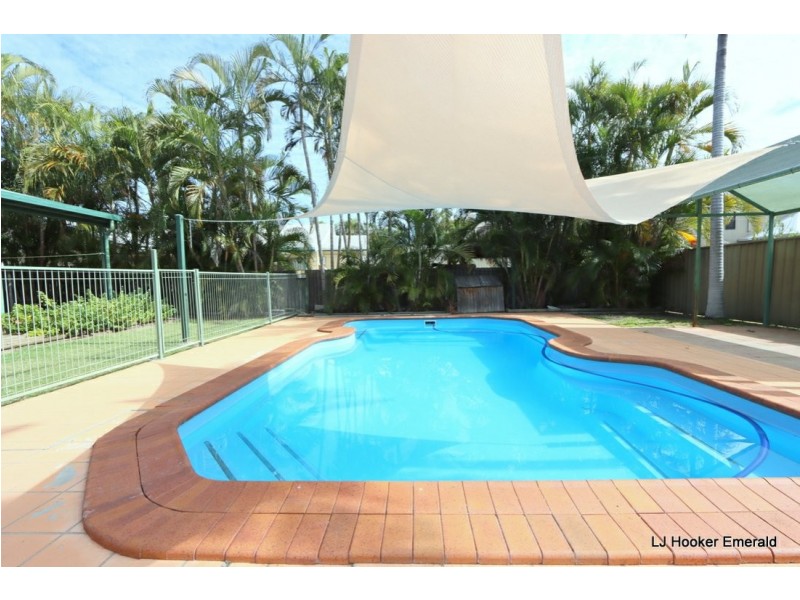 8 Ward Place, Emerald QLD 4720