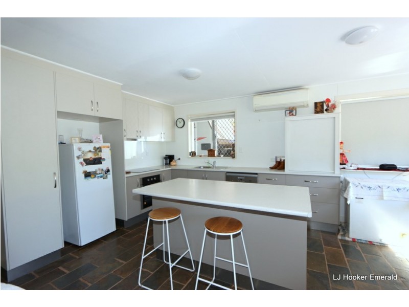 16 Old Airport Drive, Emerald QLD 4720