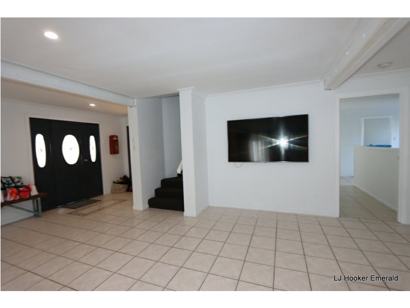 17 Aid St, Emerald QLD 4720