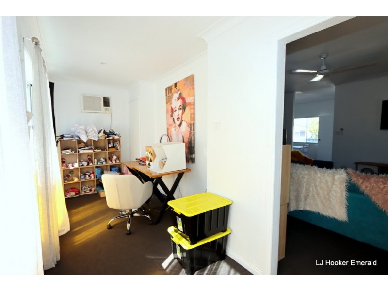 17 Aid St, Emerald QLD 4720